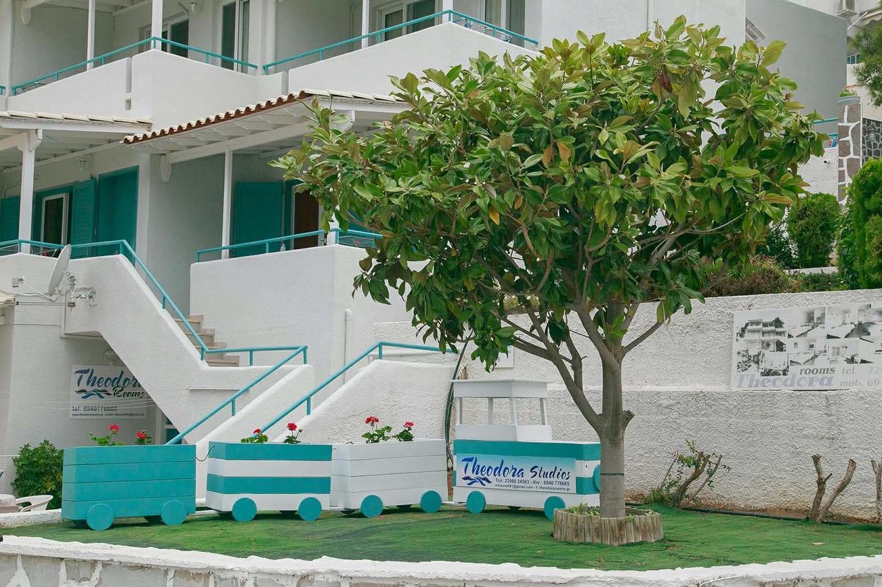 Theodora Rooms Poros Town Bagian luar foto