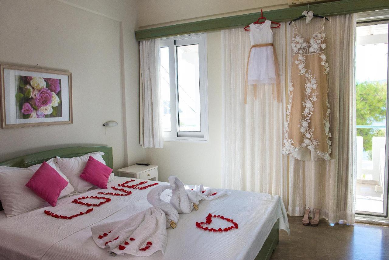 Theodora Rooms Poros Town Bagian luar foto