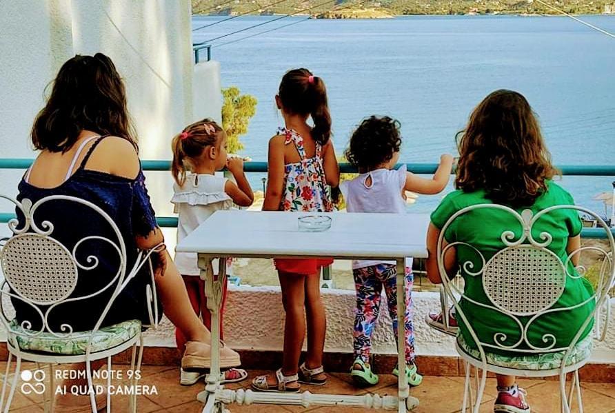 Theodora Rooms Poros Town Bagian luar foto