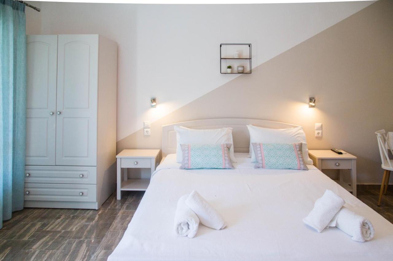 Theodora Rooms Poros Town Bagian luar foto