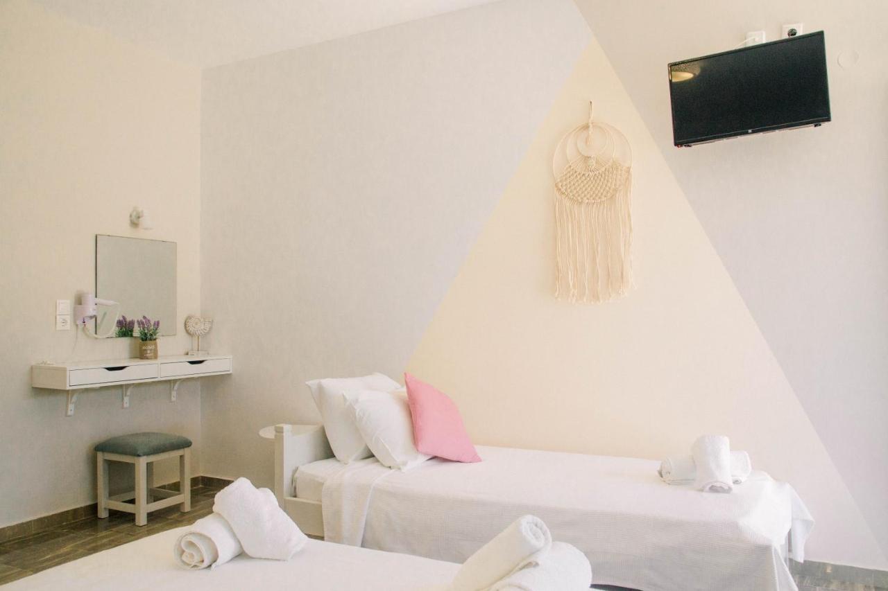 Theodora Rooms Poros Town Bagian luar foto