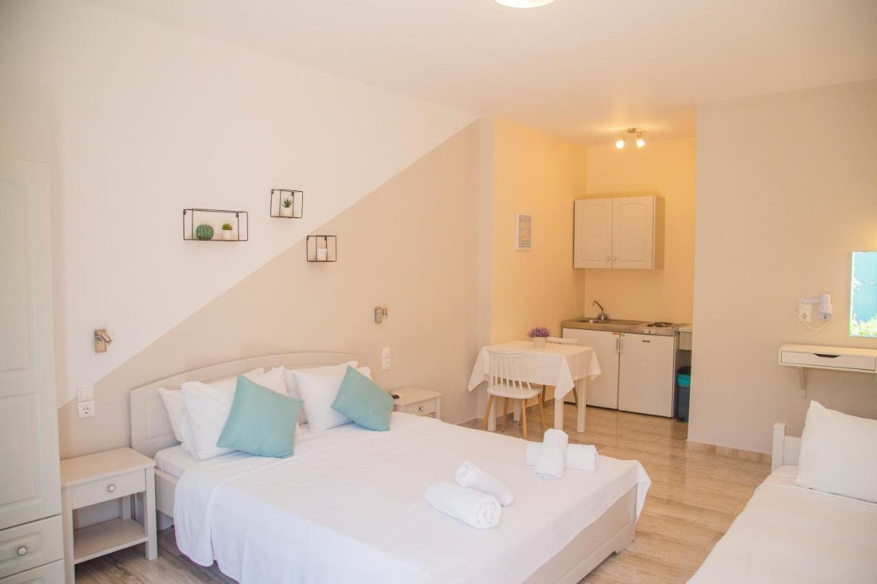 Theodora Rooms Poros Town Bagian luar foto