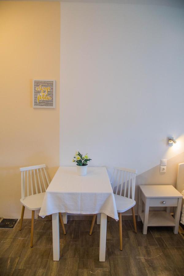 Theodora Rooms Poros Town Bagian luar foto
