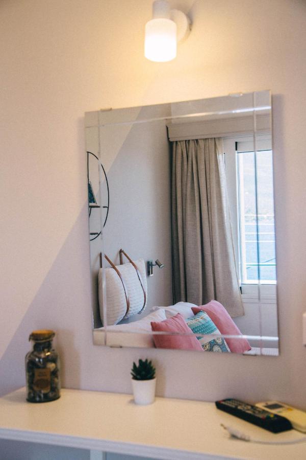 Theodora Rooms Poros Town Bagian luar foto